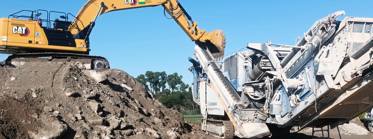 Kooragang recycling receives new CAT excavator