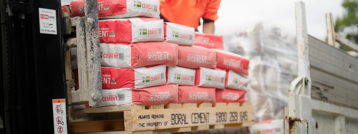  Customer unloading palette of Packaged Cement General Purpose