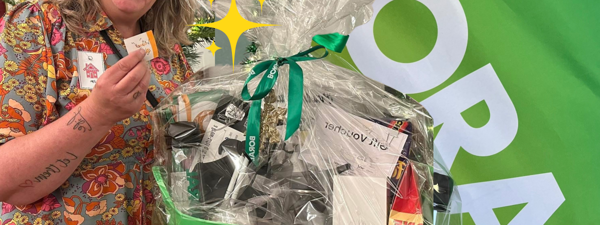 Charlton Neighbourhood House Shopping Night Boral I Hamper Recipient LYN EDYVEAN