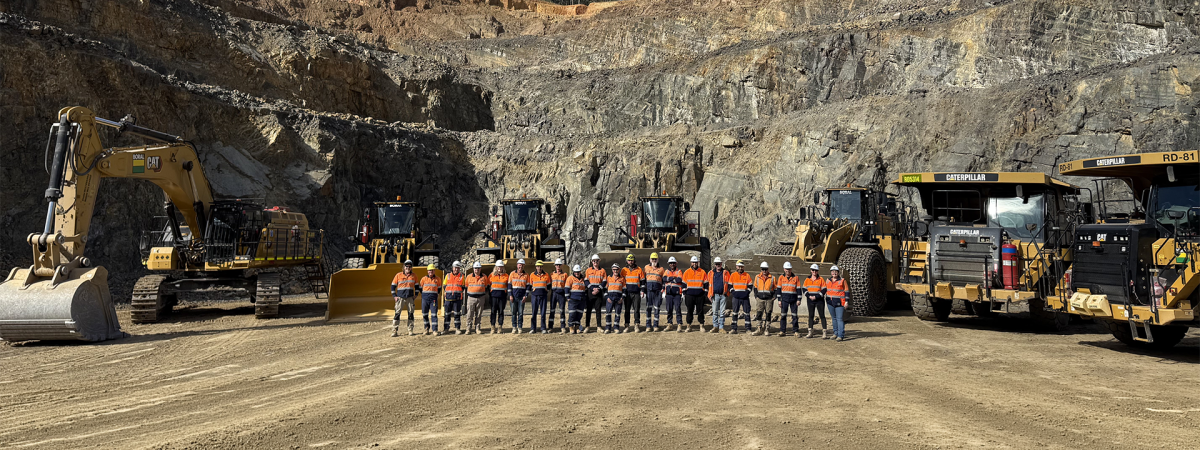 staff of Lysterfield Quarry with all HME equipment in quarry