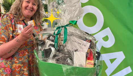 Charlton Neighbourhood House Shopping Night Boral I Hamper Recipient LYN EDYVEAN