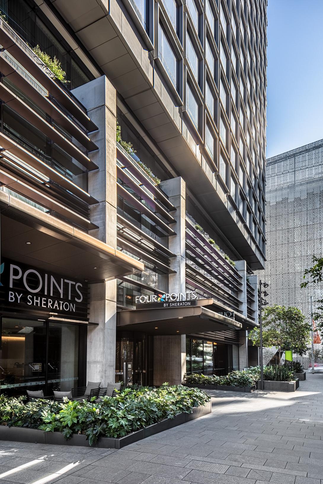 Close up of entrance and facade of Duo Central Park from the street