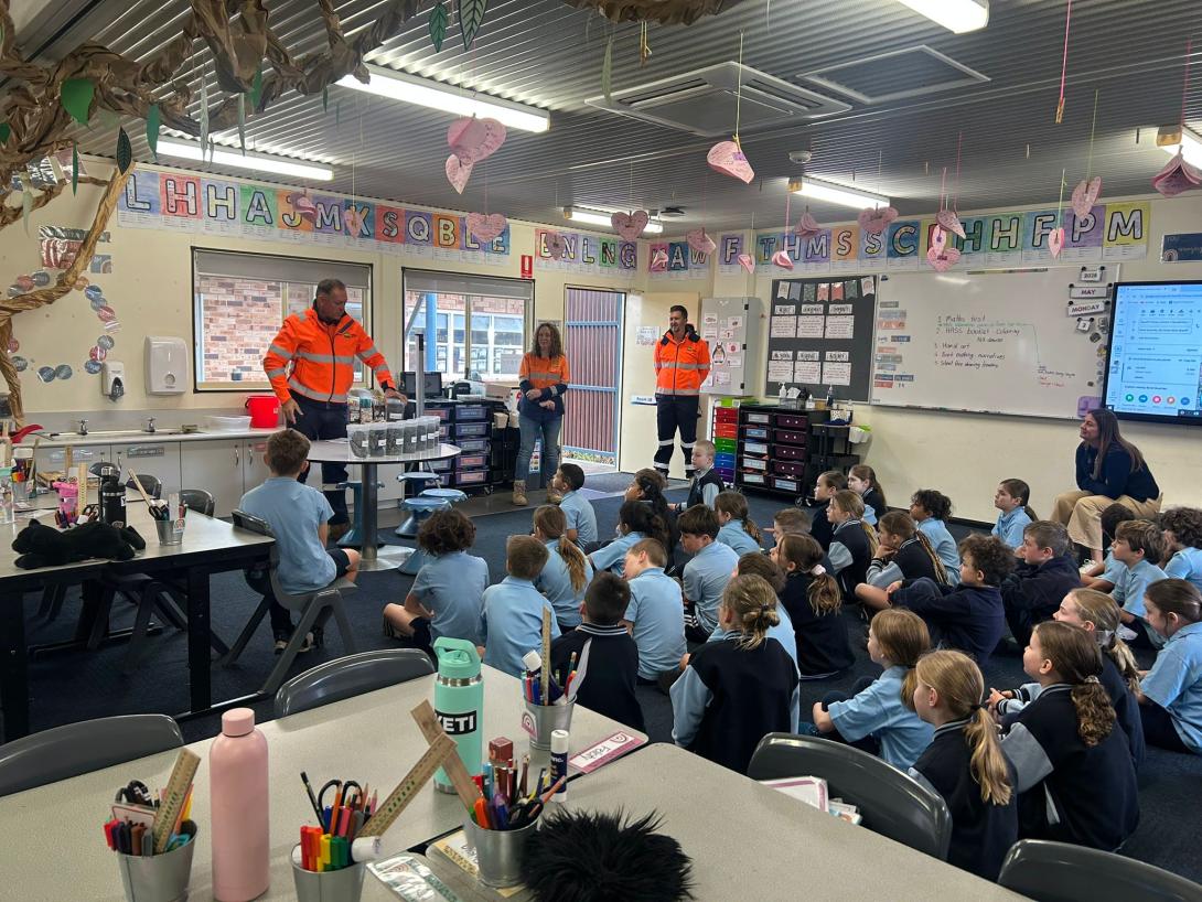 Linwood Quarry staff visit Seacliff Primary Schoo