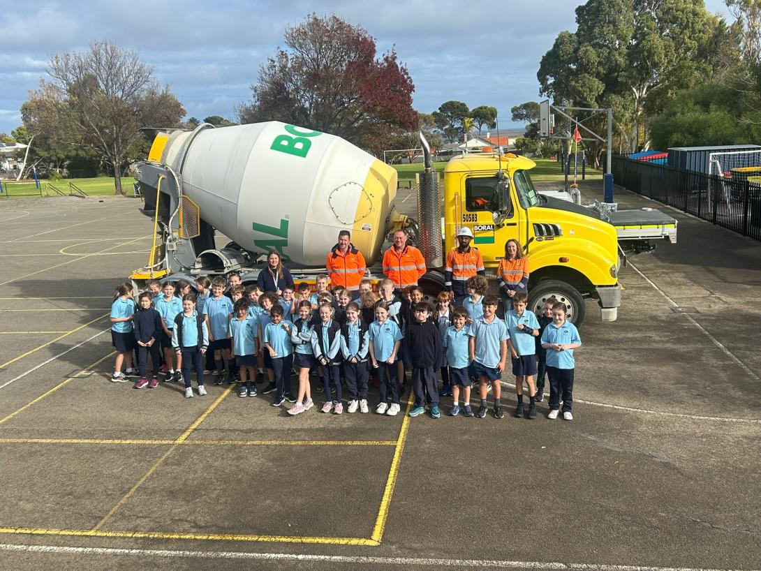 Linwood Quarry staff visit Seacliff Primary Schoo
