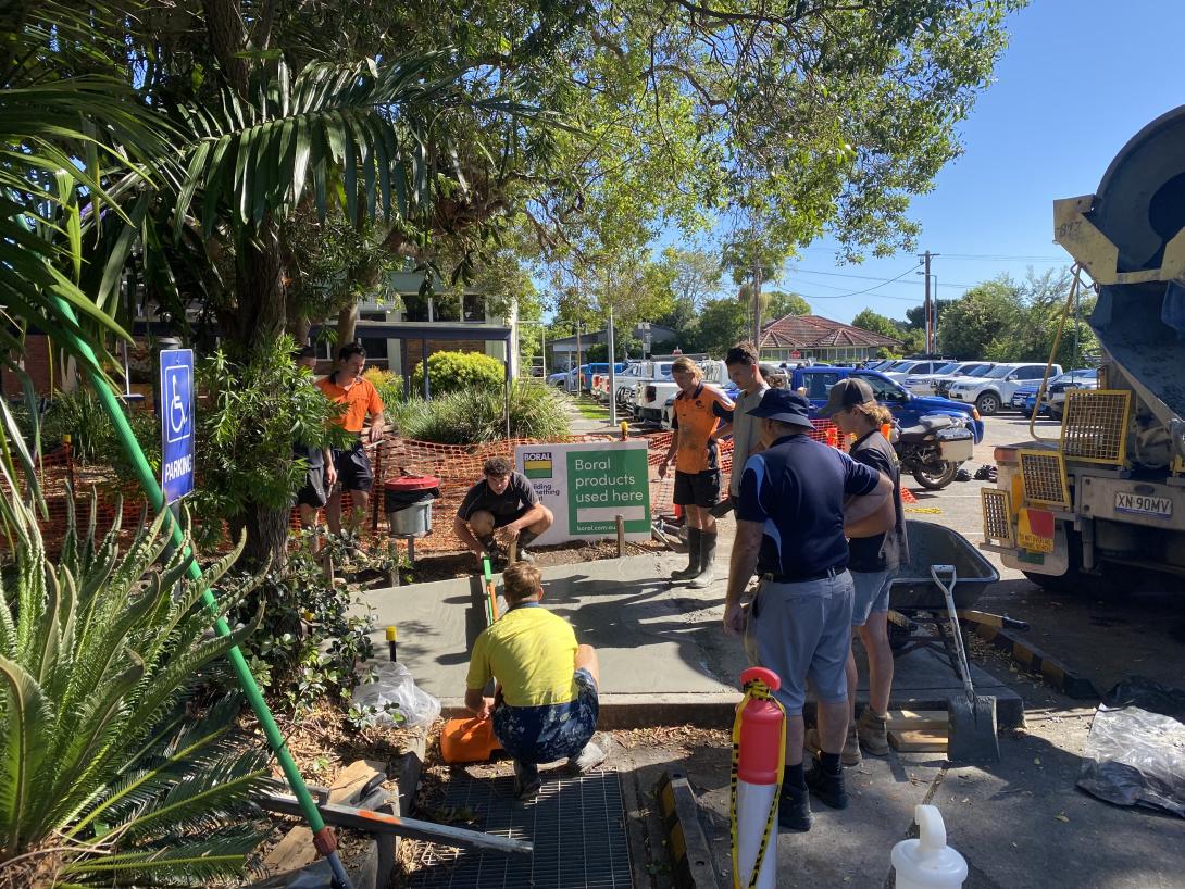 TAFE students learn to pour concrete