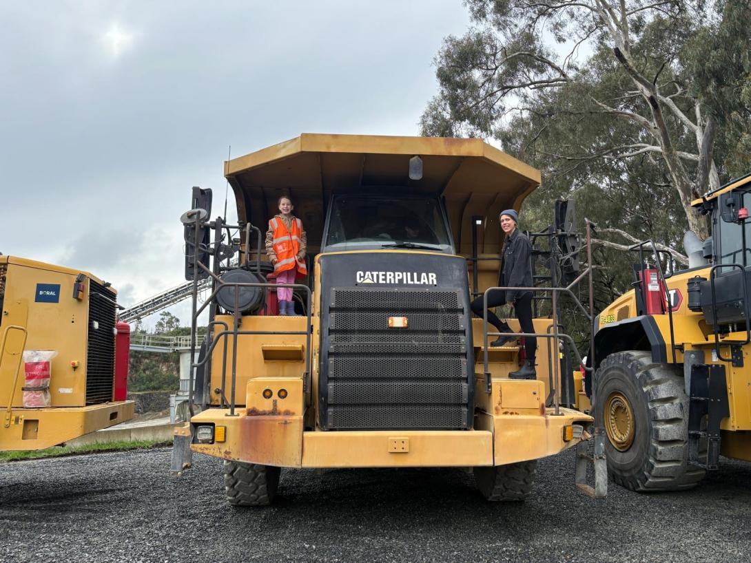 Community explore HME's at Lobethal Quarry open day